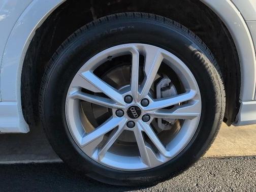 2022 Audi Q3 45 S line Premium