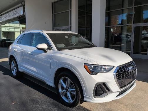 2022 Audi Q3 45 S line Premium