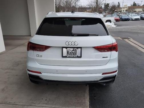 2022 Audi Q3 45 S line Premium