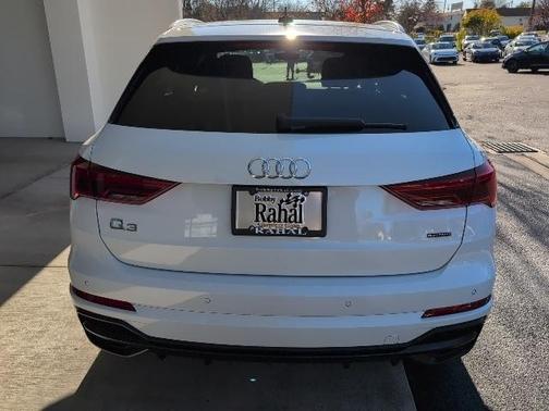 2022 Audi Q3 45 S line Premium