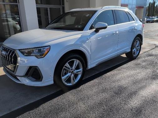 2022 Audi Q3 45 S line Premium