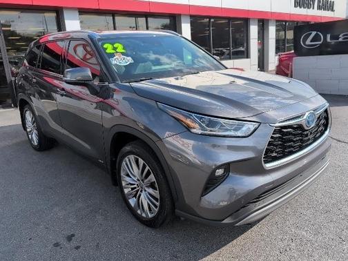 2022 Toyota Highlander Hybrid Platinum