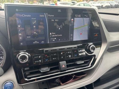 2021 Toyota Highlander Hybrid Platinum