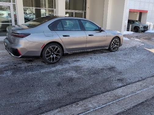 2024 BMW 740 i xDrive