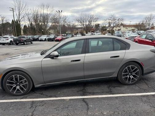 2024 BMW 740 i xDrive