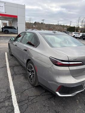 2024 BMW 740 i xDrive