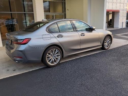 2023 BMW 330 i xDrive