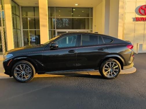 2023 BMW X6 xDrive40i