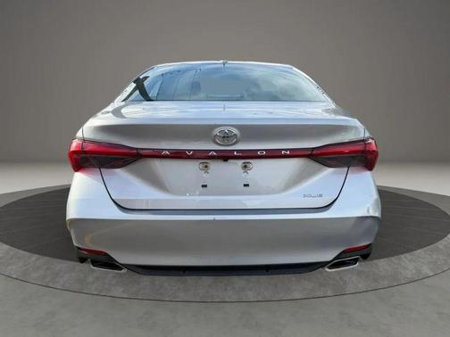 2021 Toyota Avalon XLE