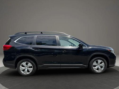 Crystal Black Silica 2022 Subaru Ascent Premium 7-Passenger