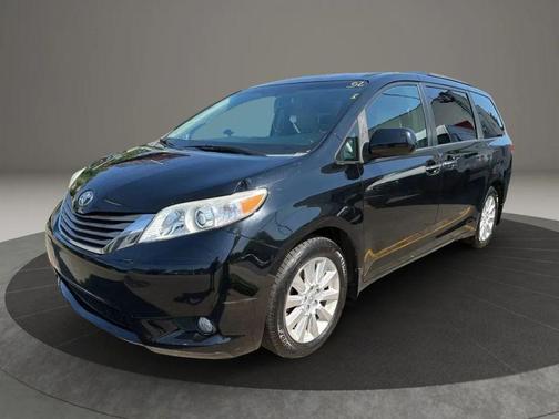 Black 2014 Toyota Sienna XLE