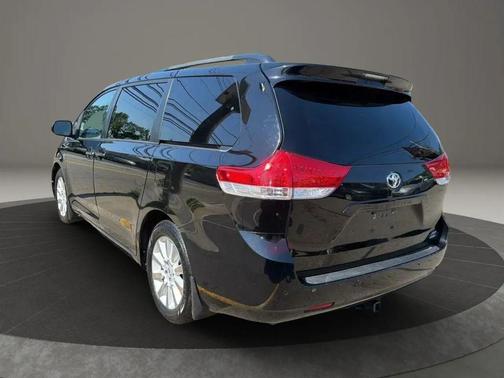Black 2014 Toyota Sienna XLE