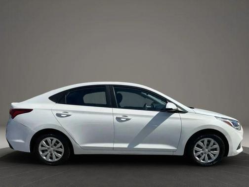 2018 Hyundai Accent SE
