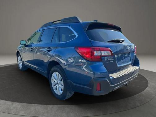 Abyss Blue Pearl 2019 Subaru Outback 2.5i Premium