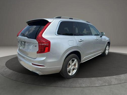 2016 Volvo XC90 T5 Momentum