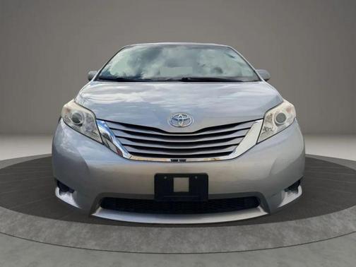 2015 Toyota Sienna LE