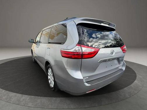 2015 Toyota Sienna LE