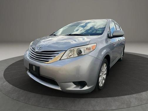 2015 Toyota Sienna LE