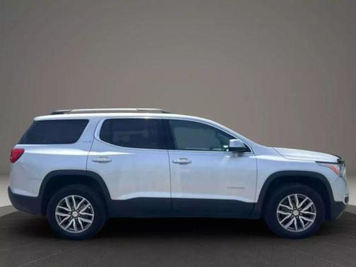 2017 GMC Acadia SLE-2