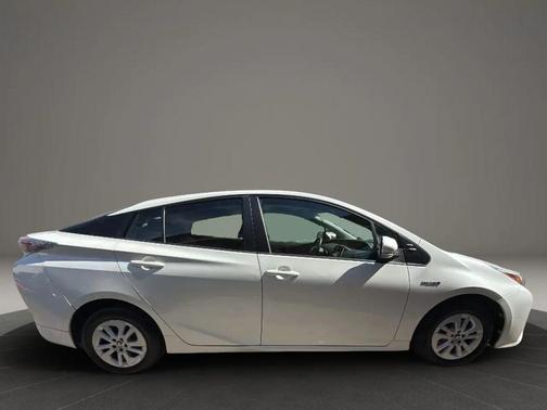 2016 Toyota Prius Two