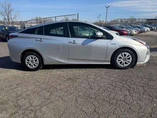 2016 Toyota Prius Two