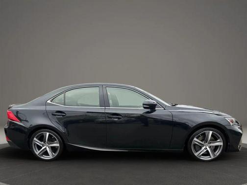 2018 Lexus IS 300 Base