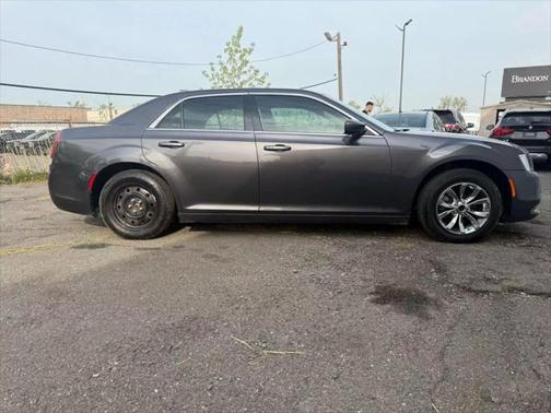 2015 Chrysler 300 Limited