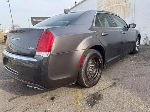 2015 Chrysler 300 Limited