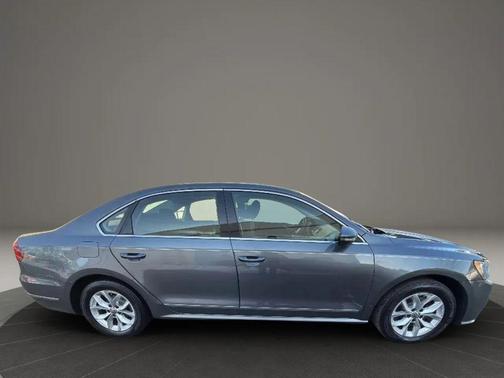 2016 Volkswagen Passat 1.8T S