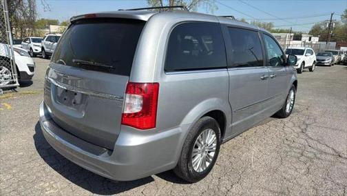 2015 Chrysler Town & Country Touring-L