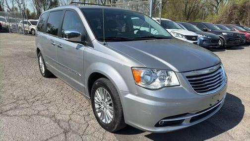 2015 Chrysler Town & Country Touring-L
