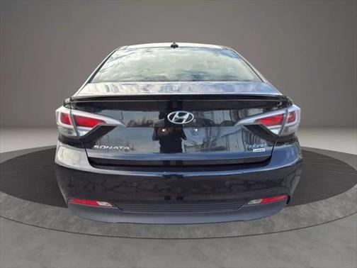 2017 Hyundai SONATA Hybrid Limited