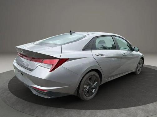 Fluid Metal 2023 Hyundai ELANTRA SEL