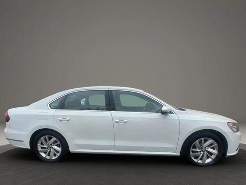 2018 Volkswagen Passat 2.0T SE