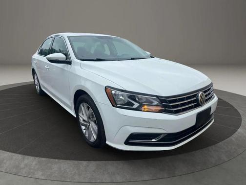 2018 Volkswagen Passat 2.0T SE