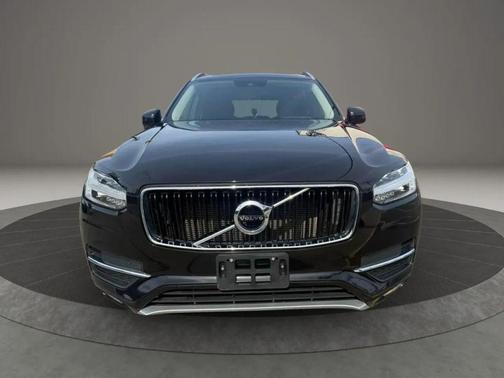 2019 Volvo XC90 T6 Momentum