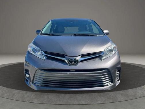 2018 Toyota Sienna XLE