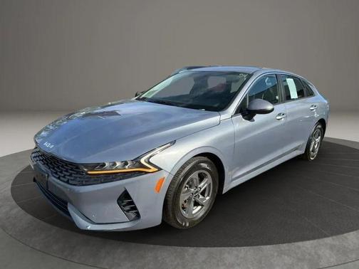 Everlasting Silver 2022 Kia K5 LX