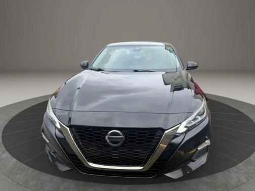 2020 Nissan Altima SR FWD