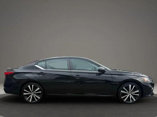 2020 Nissan Altima SR FWD