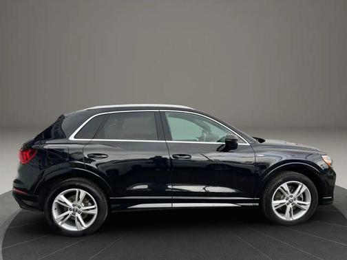 2020 Audi Q3 45 S line Premium