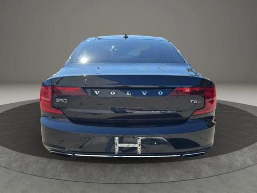 2017 Volvo S90 T6 Momentum