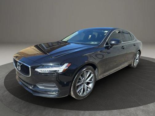 2017 Volvo S90 T6 Momentum