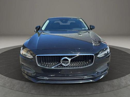 2017 Volvo S90 T6 Momentum