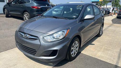 2013 Hyundai Accent SE