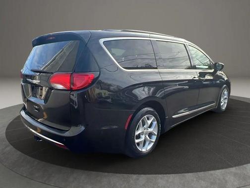 2019 Chrysler Pacifica Touring-L Plus