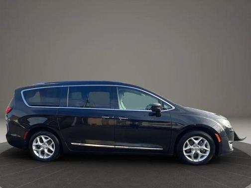 2019 Chrysler Pacifica Touring-L Plus
