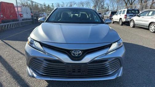 2019 Toyota Camry Hybrid XLE