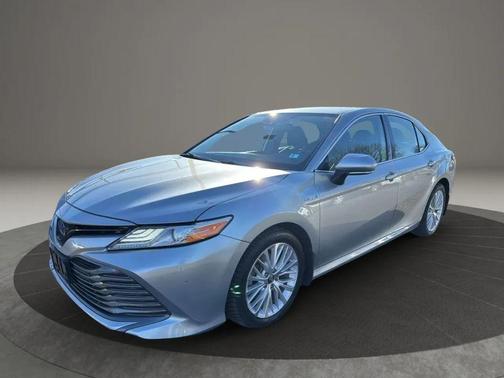 2019 Toyota Camry Hybrid XLE