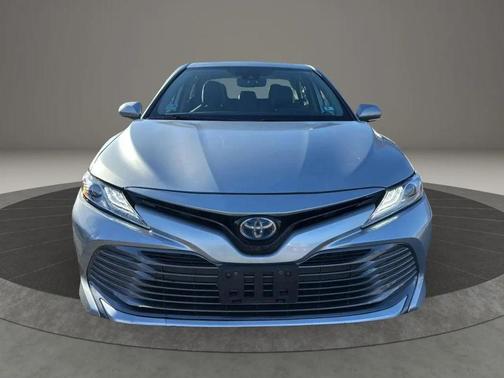 2019 Toyota Camry Hybrid XLE